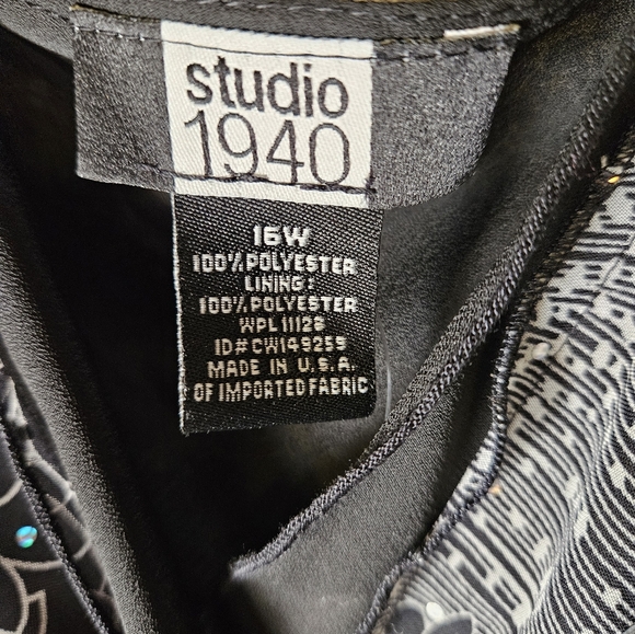 Women tank with sequins v neck - Picture 2 of 6